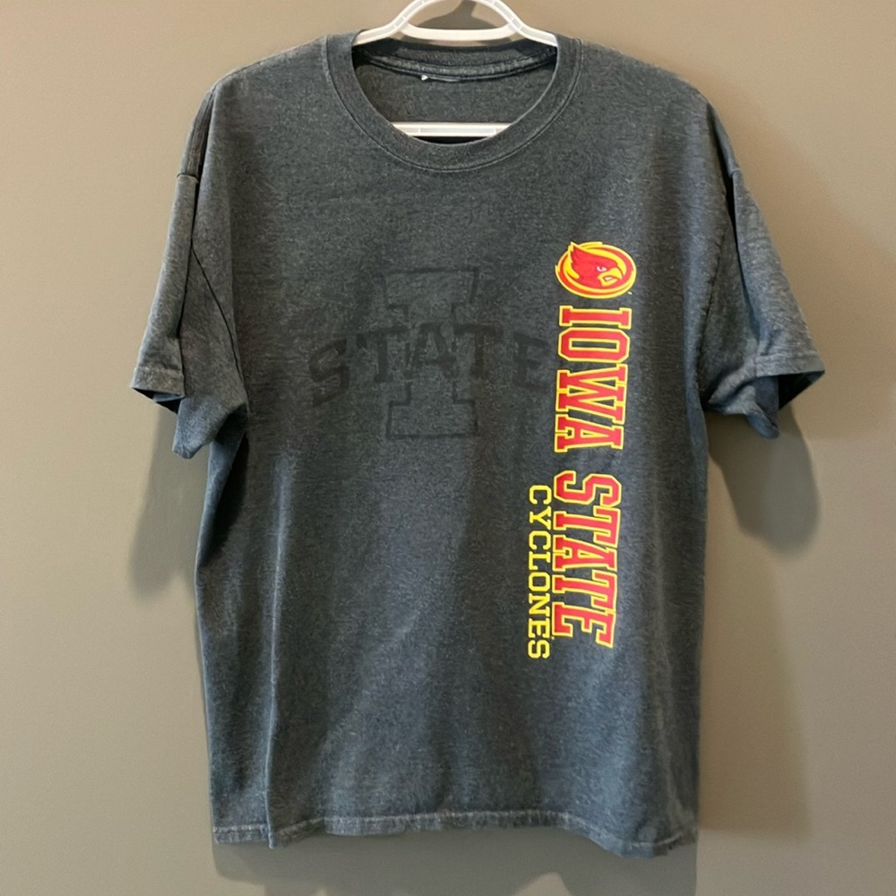 Iowa State Cyclones ISU Men’s Grey, Gold, & Red Shortsleeved T-Shirt Size Large